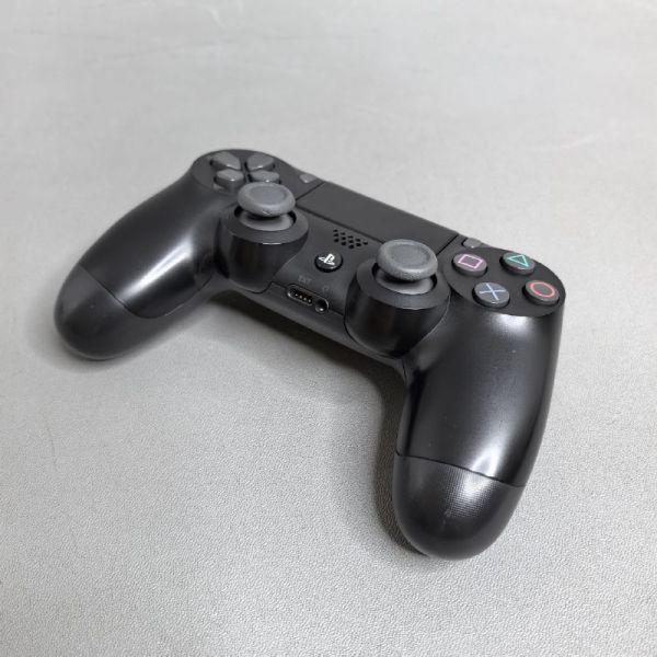 Беспроводной геймпад Sony DualShock 4 черный