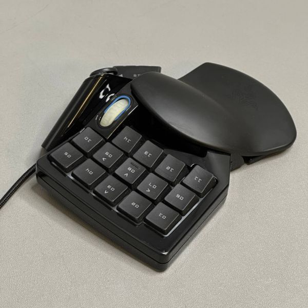 Клавиатура проводная Razer Nostromo (кейпад) (RZ07-00490100-R3M1) USB