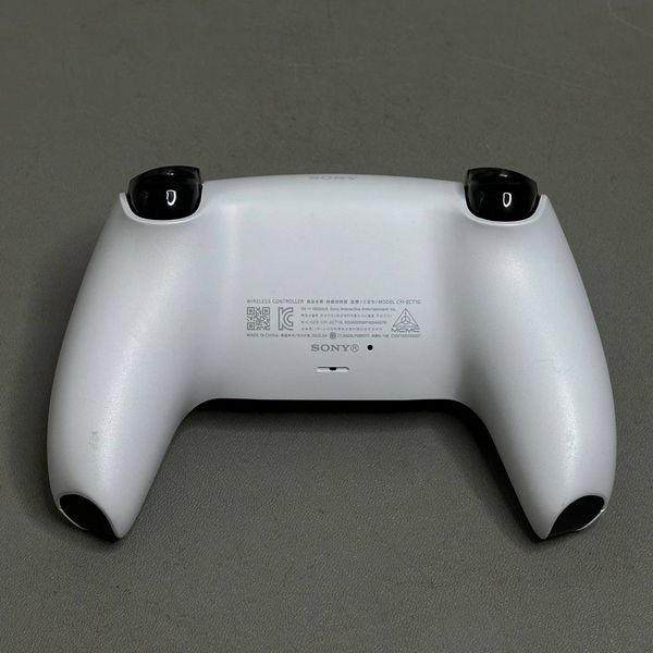 Беспроводной контроллер PlayStation 5 DualSense (CFI-2CT1G), белый