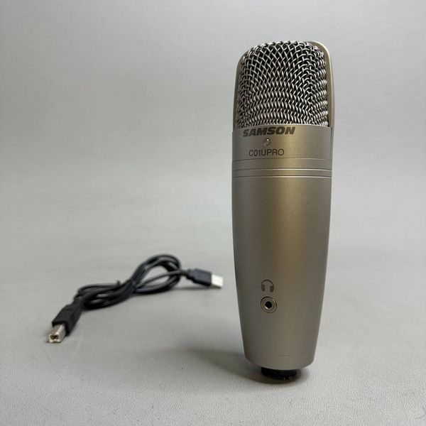 Студийный конденсаторный микрофон Samson C01U Pro USB (серебристый)