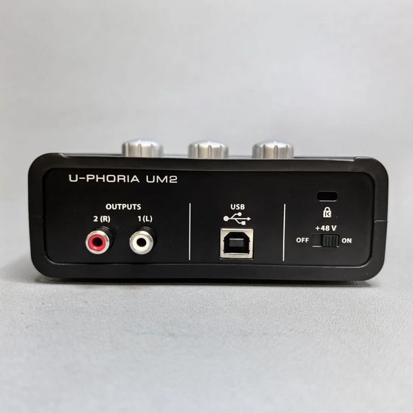 Внешняя звуковая карта BEHRINGER U-PHORIA UM2