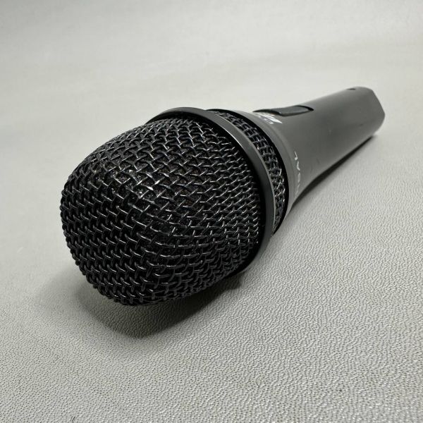 Универсальный динамический микрофон для караоке-систем BBK DM-120