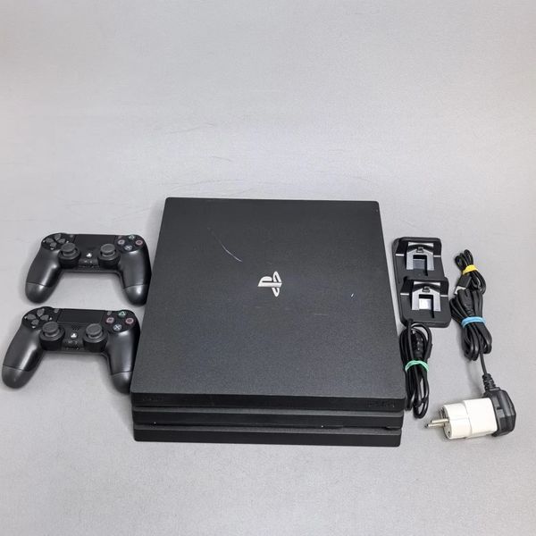 Игровая приставка Sony PlayStation 4 PRO 1000 Gb (CUH-7218B) + 2 геймпада