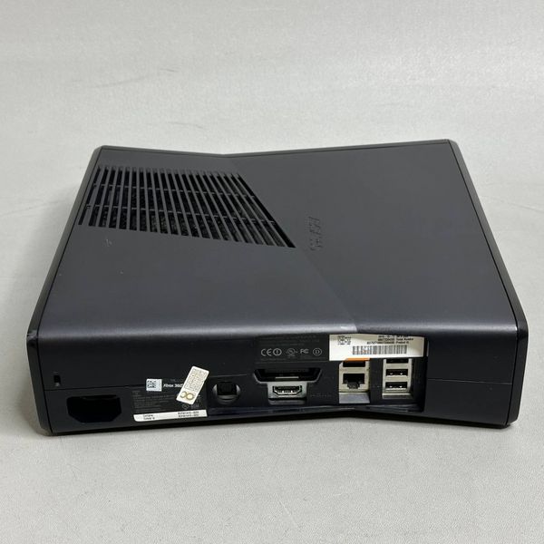 Игровая приставка Microsoft X-Box 360S 4Gb + Kinect, черный