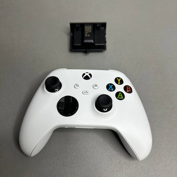 Игровая приставка Microsoft Xbox One S 1000 ГБ, белый