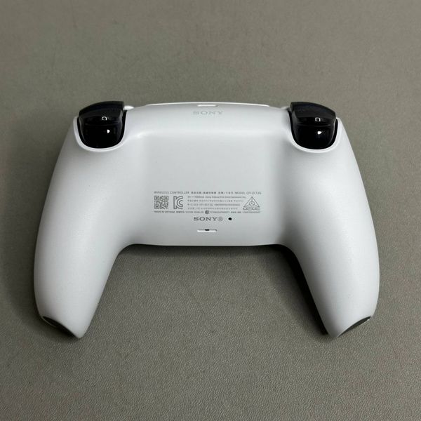 Беспроводной контроллер PlayStation 5 DualSense (CFI-ZCT2G) белый