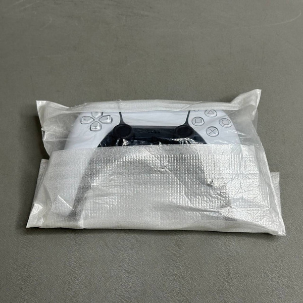 Беспроводной контроллер PlayStation 5 DualSense (CFI-ZCT2G) белый