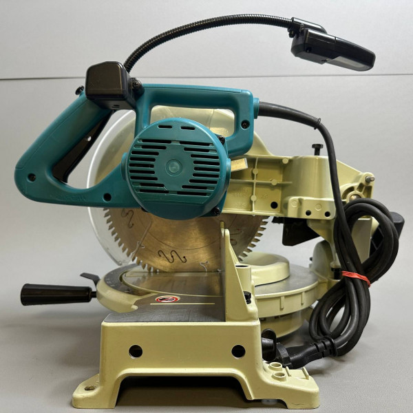 Торцовочная пила Makita LS1040F