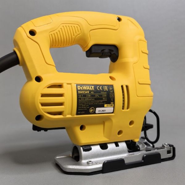 Электрический лобзик DeWalt DWE249-KS