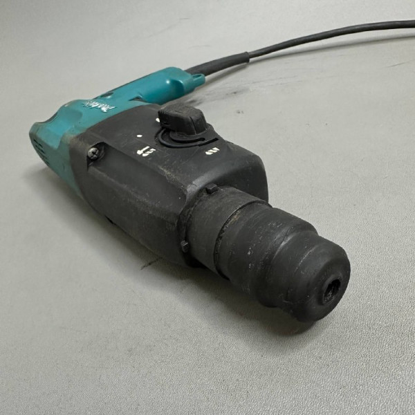 Перфоратор Makita HR 2450