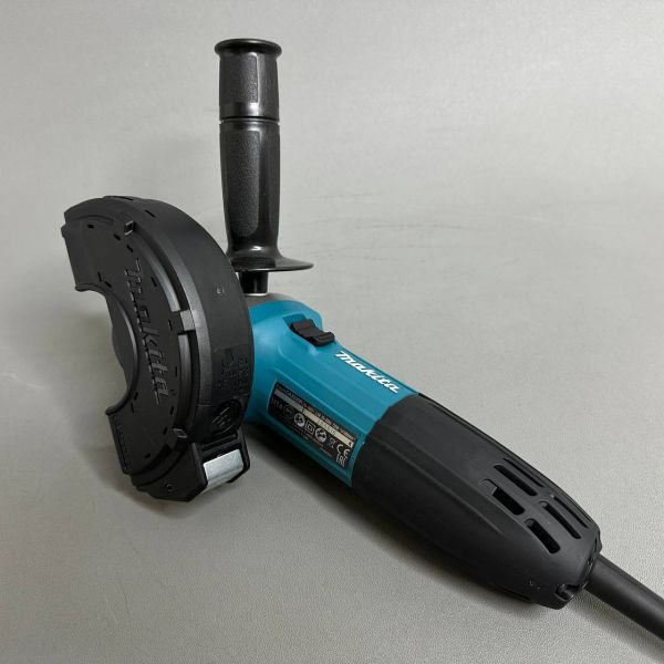 Угловая шлифмашина Makita GA5030R 720 Вт