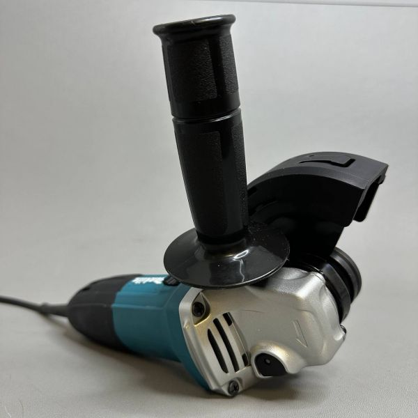 Угловая шлифмашина Makita GA5030R 720 Вт