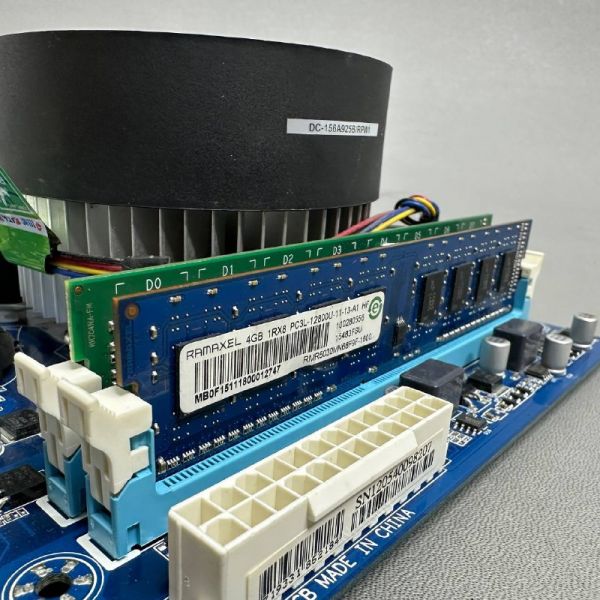 Комплект: мат.плата GIGABYTE GA-P61-S3 (rev. 2.0) + Intel Core i5-2400 + 8Gb DDR3 + Кулер