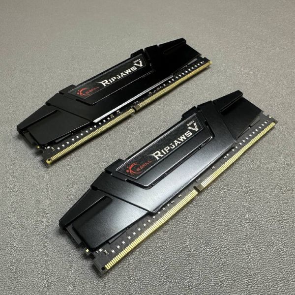 Оперативная память G.SKILL Ripjaws V 32 ГБ DDR4 4266 МГц DIMM CL19 (F4-4266C19S-32GVK)