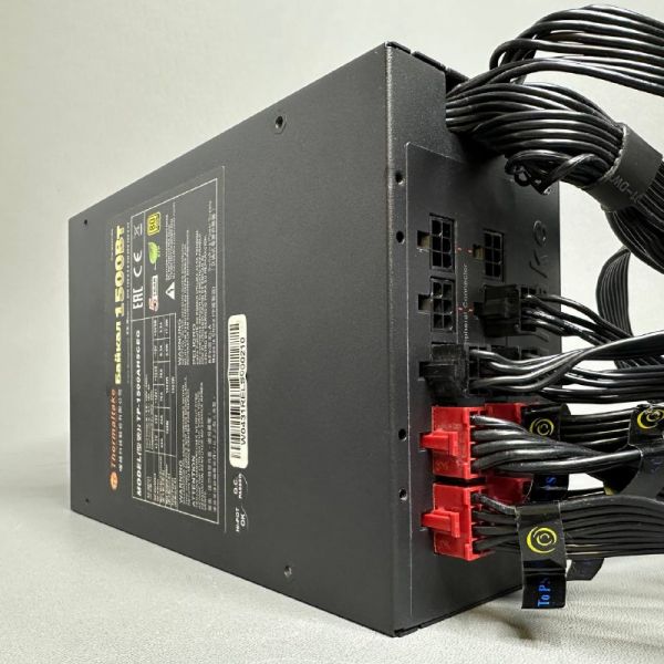 Блок питания Thermaltake Байкал 1500Вт (TP-1500AH5CEG)