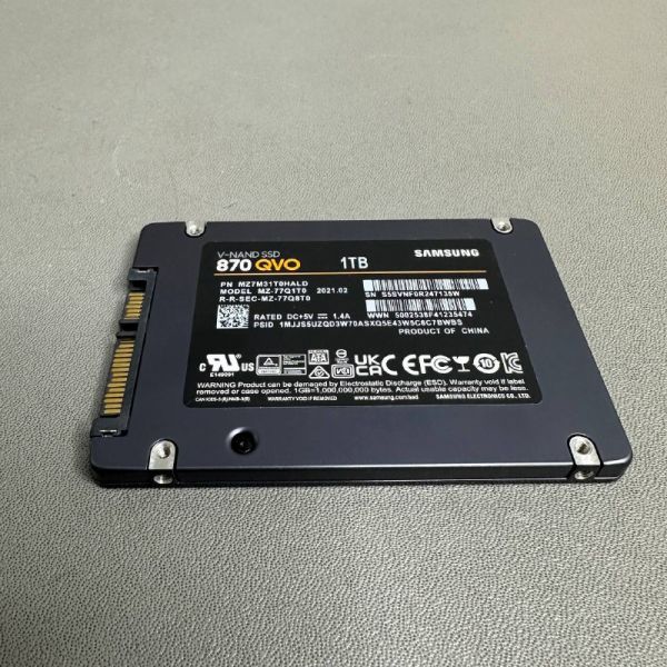 Твердотельный накопитель Samsung 870 QVO 1 ТБ SATA MZ-77Q1T0BW