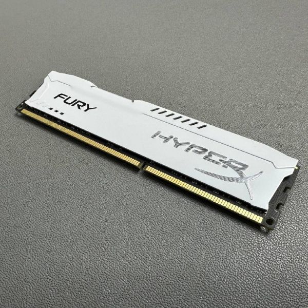 Оперативная память Kingston HyperX FURY White Series 8 ГБ DIMM CL10 (HX316C10FB/8)