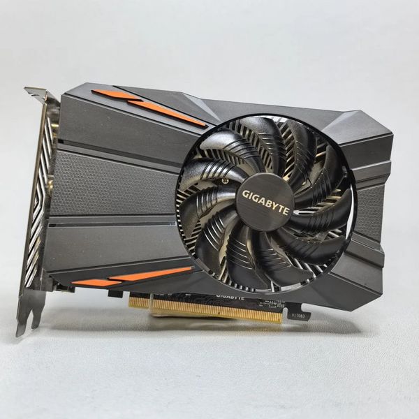 Видеокарта Gigabyte AMD Radeon RX 550 D5 2048MB 128bit GDDR5 PCI-E (GV-RX550D5-2GD) DVI HDMI DP