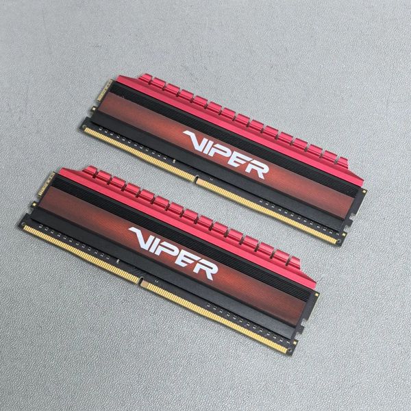 Оперативная память Patriot Memory Viper 8 ГБ (4 ГБ х 2) DDR4 DIMM 3000MHz CL16 PV48G300C6K