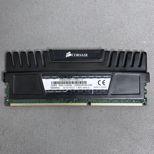 Оперативная память Corsair Vengeance CMZ8GX3M1A1600C10 DDR3 - 1x 8ГБ 1600МГц, DIMM, Ret