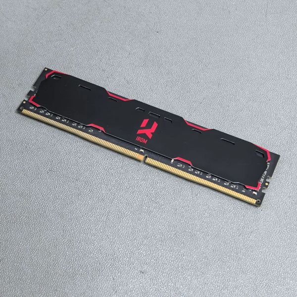 Оперативная память GoodRAM Iridium 1x4Gb DDR4 DIMM 2400MHz (IR-2400D464L17S/8GDC)