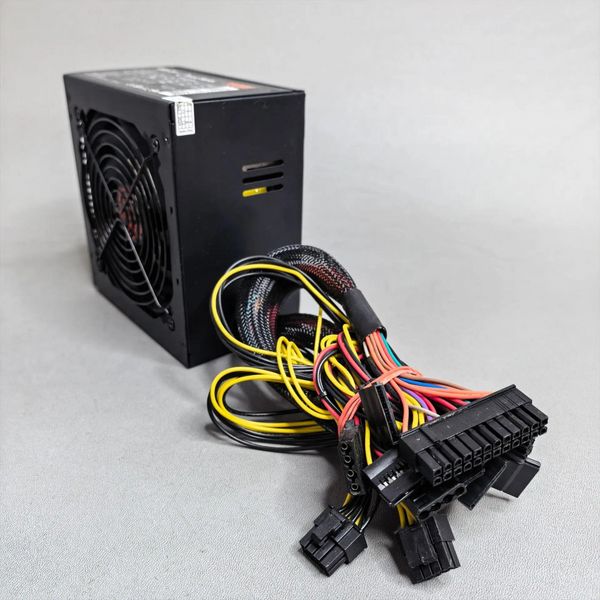 Блок питания Ginzzu СВ700 700W