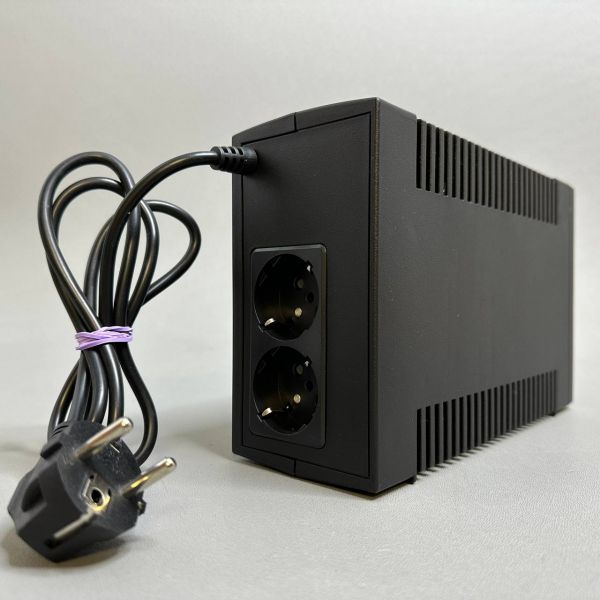 Источник бесперебойного питания Cyberpower UTC650E