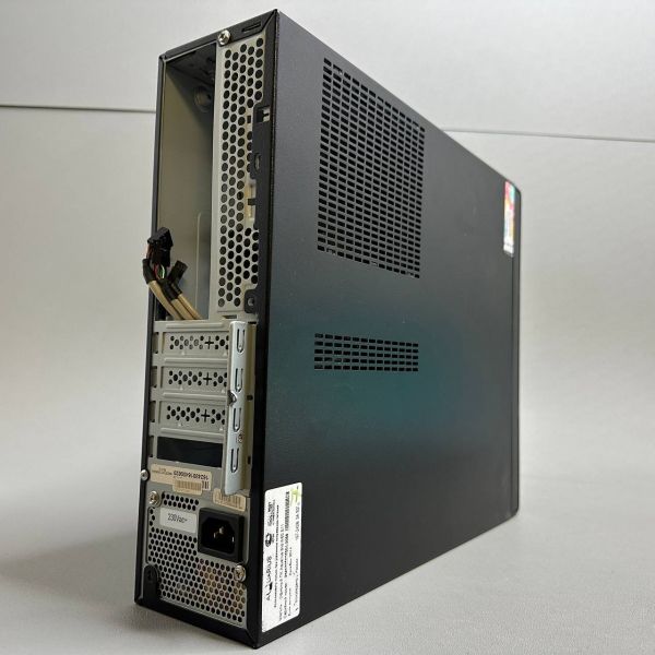 Компактный компьютерный корпус Aquarius c блоком питания 300W + DVD привод 