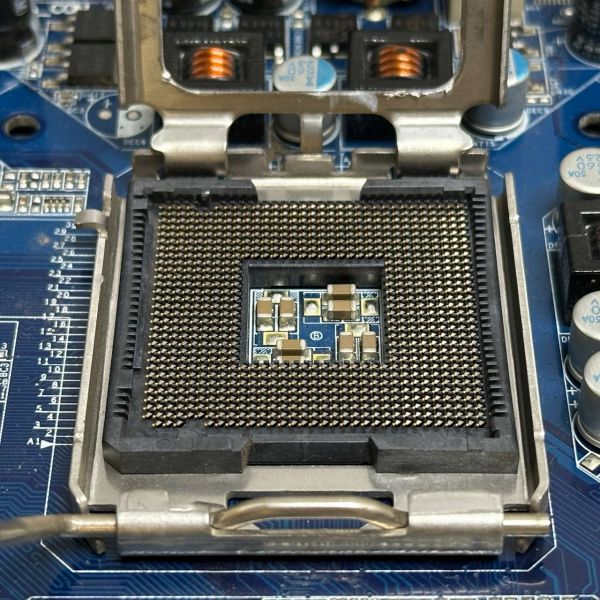 Материнская плата Gigabyte GA-8I945GMF-RH (rev.1.1)