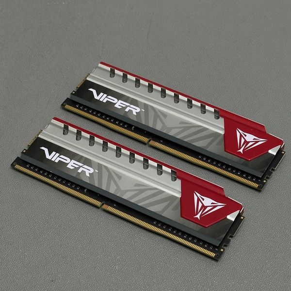 Оперативная память Patriot Viper 8 ГБ (4 ГБ х 2) DDR4 2400 МГц DIMM CL 15 PVE48G240C5KRD
