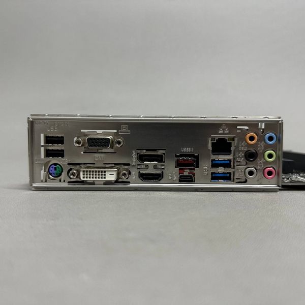 Комплект мат плата Gigabyte b365m-d3h s-1151v2 + Core i3 -8100
