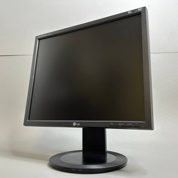 19'' Монитор LG Flatron L1951SQ, 1280x1024, 75 Гц, черный