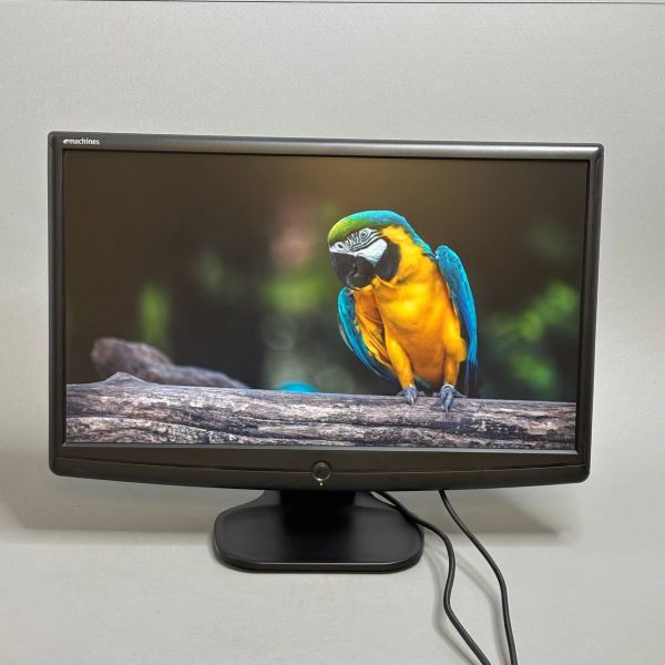 21.5'' Монитор eMachines E220HQVb, 1920x1080, TN, черный
