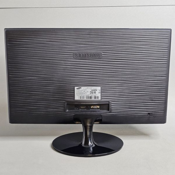 24'' Монитор Samsung S24D300H, 1920x1080, 60 Гц, TN, черный
