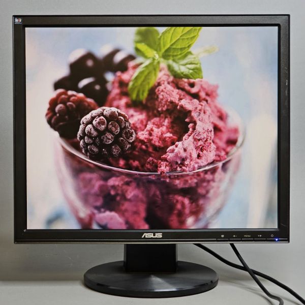 19'' Монитор ASUS VB195T, 1280x1024, 76 Гц, TN, черный