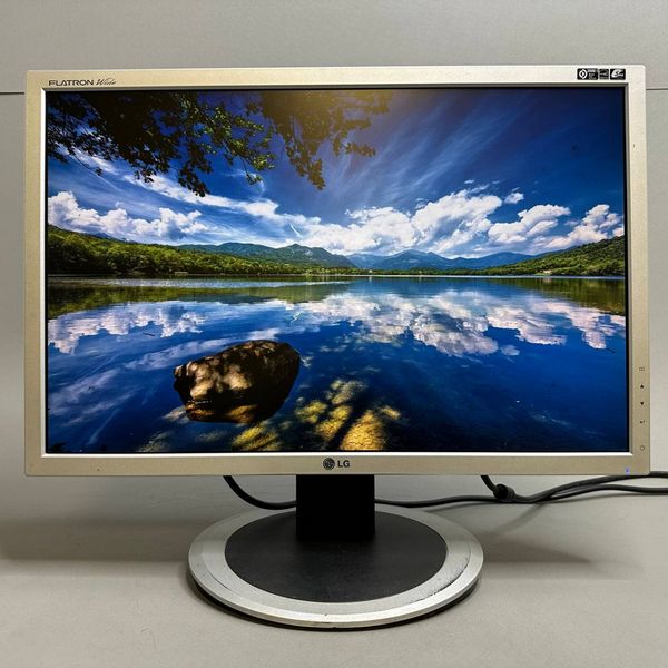 20'' Монитор  LG L204WT-SF, 1680x1050, TN, DVI, D-Sub, серый
