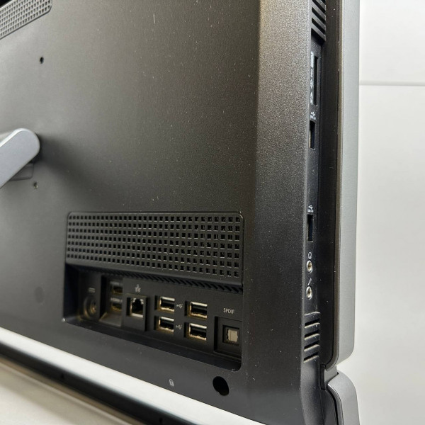 23'' FHD Моноблок Acer Veriton Z4630G / i7-2600S / 8Gb / 240Gb SSD / 1Gb GF 520 / без Wi-Fi черный