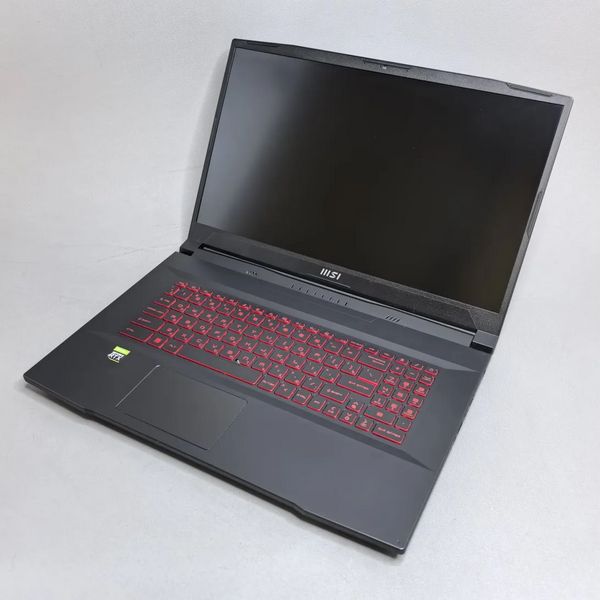 17.3'' 144 Гц Ноутбук MSI Katana GF76 11UC-679XRU черный