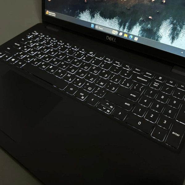 15.6'' FHD Ноутбук DELL Latitude 3520-2378 черный