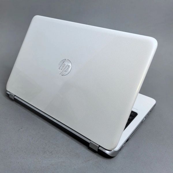 15.6'' HD Ноутбук HP Pavilion 15-n010sr (F2U85EA) белый