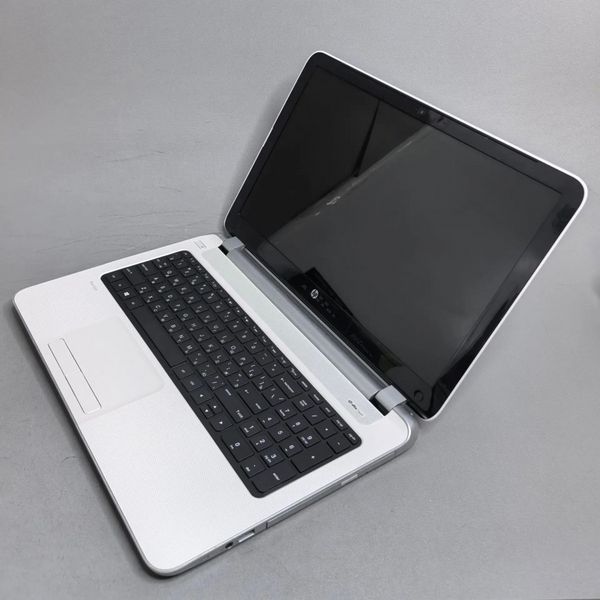 15.6'' HD Ноутбук HP Pavilion 15-n010sr (F2U85EA) белый