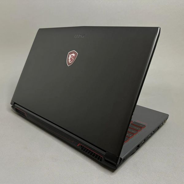 15.6'' Ноутбук MSI GV62 8RC-086RU черный