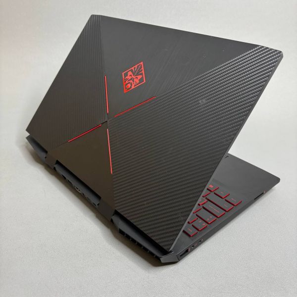 15.6'' IPS Ноутбук HP Omen 15-dc1033ur черный