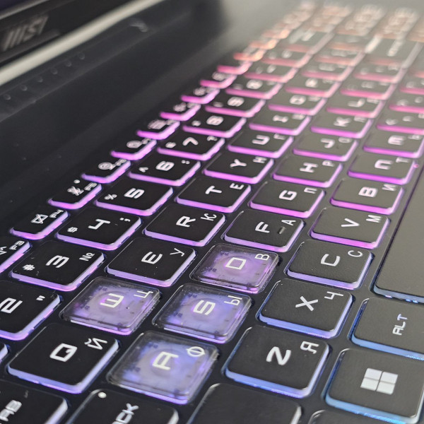 17.3'' Игровой ноутбук MSI Katana 17 B12VFK-424RU черный