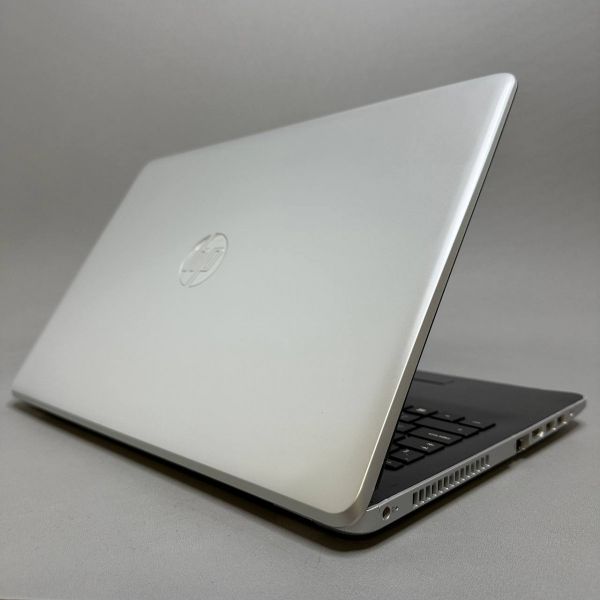 15.6'' Ноутбук HP 15-bw664ur серебристый
