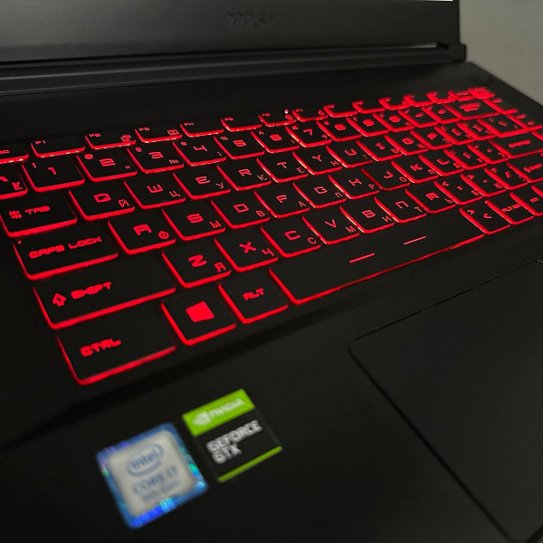 15.6'' FHD Ноутбук MSI GF63 Thin 9SCSR-1066RU чёрный