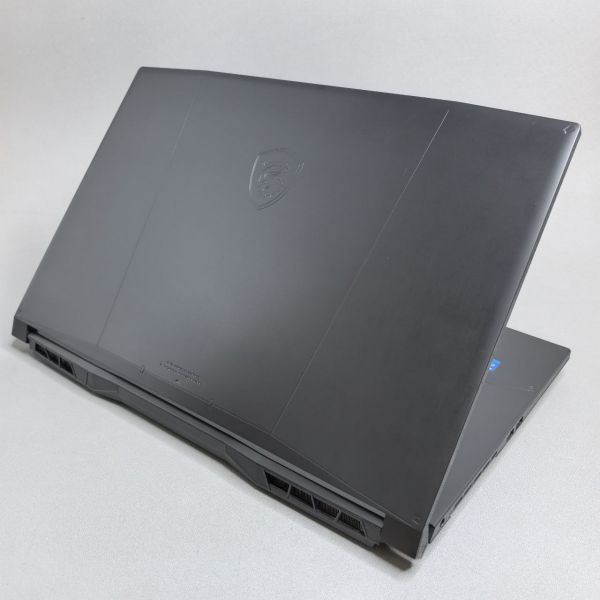 17.3'' 144 Гц Ноутбук MSI Katana GF76 B12UCR-821XRU черный