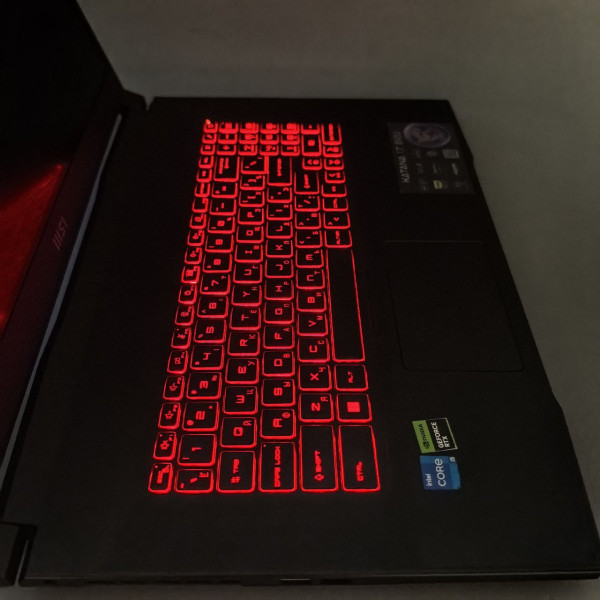 17.3'' 144 Гц Ноутбук MSI Katana GF76 B12UCR-821XRU черный