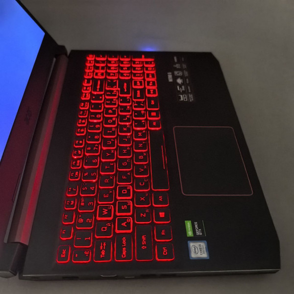 15.6'' FHD Ноутбук Acer Nitro 5 AN515-54-56CS черный
