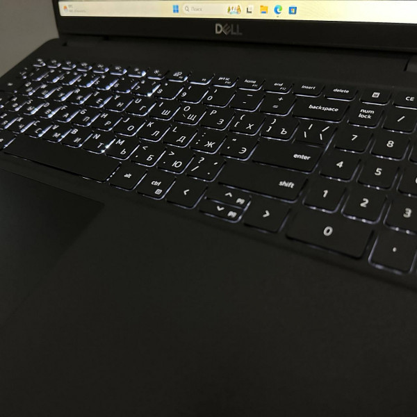 15.6'' FHD Ноутбук DELL Latitude 3520-2378 черный